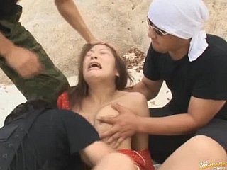 Cute Akane Mochida Gets Gangbanged added to Covered thither Cum insusceptible to the Beach