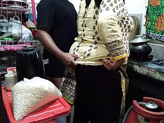 Tamil 55 anni suocera calda di legge scopata dal genero on touching cucina - Cum on touching rub-down the Chubby Ass