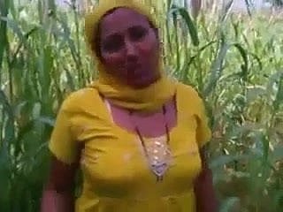 Indian Punjabi meisje Fucked Apropos Open velden in Amritsar
