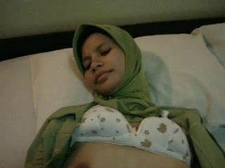 indonesisch-jilbab entot di B & B