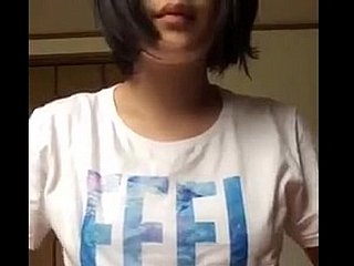 sevimli Çinli kız gösterileri göğüsler dirtyteenstube.com